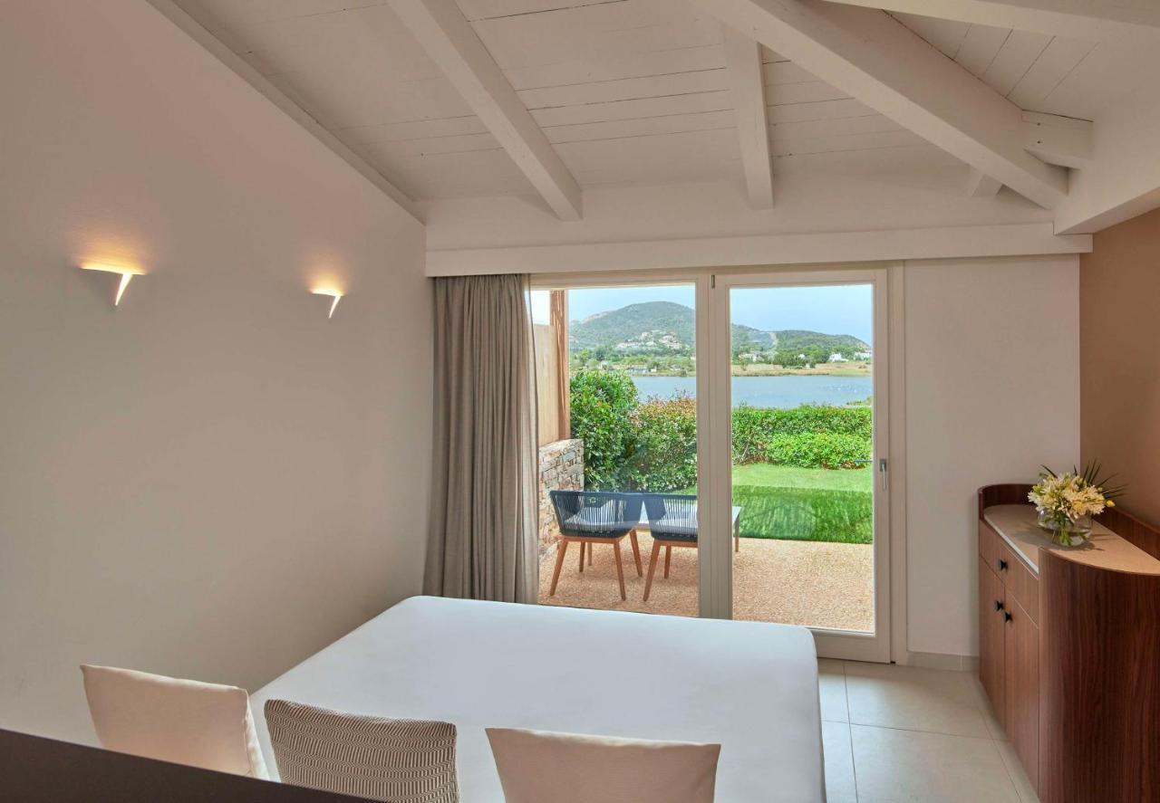 Baia Di Chia Resort Sardinia, Curio Collection By Hilton 외부 사진
