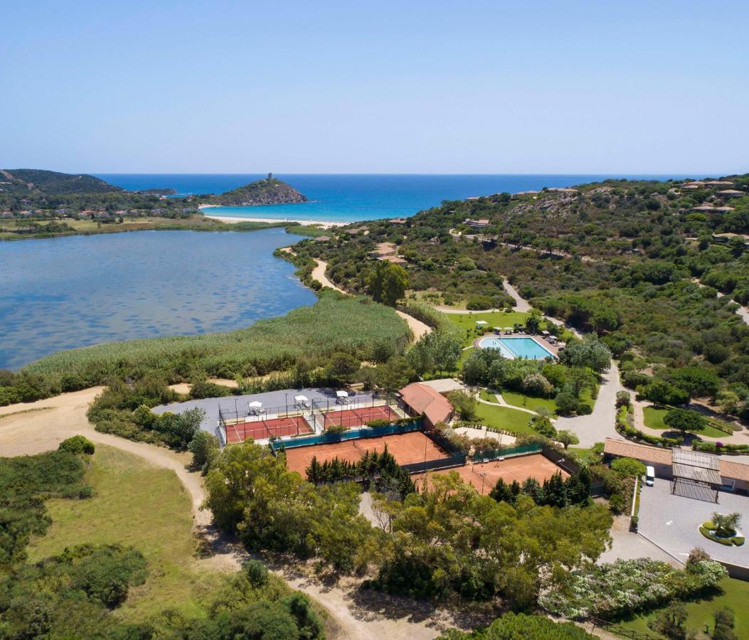 Baia Di Chia Resort Sardinia, Curio Collection By Hilton 외부 사진
