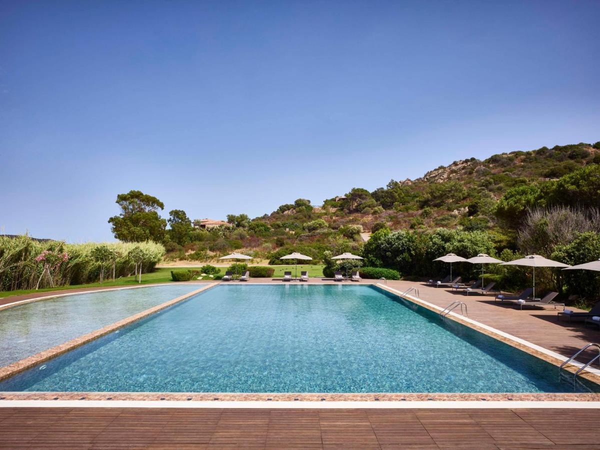 Baia Di Chia Resort Sardinia, Curio Collection By Hilton 외부 사진