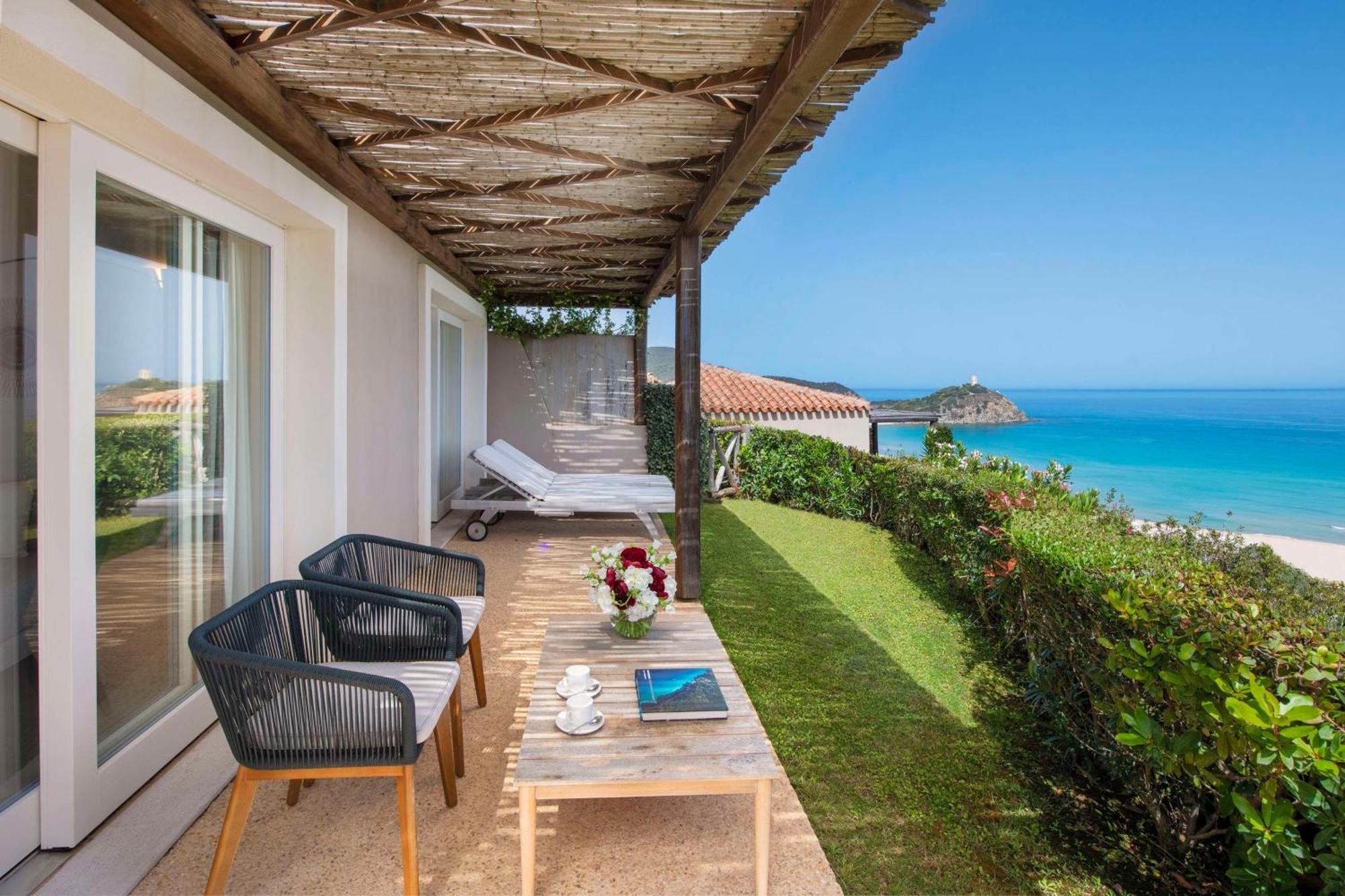 Baia Di Chia Resort Sardinia, Curio Collection By Hilton 외부 사진